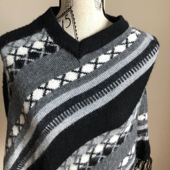 NWT 100% Alpaca Wool Poncho - Picture 3 of 5